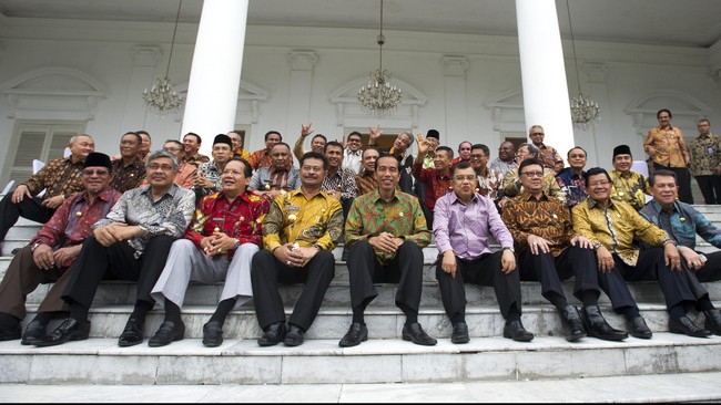Keterlambatan persetujuan bersama terkait Rancangan Anggaran Pendapatan dan Belanja Daerah 2015 berdampak pada efektifitas penyelenggaraan pemerintahan.