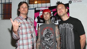 Trauma Pesawat, Blink-182 Tur Eropa Pakai Kapal