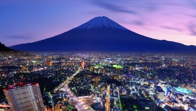 Area pegunungan dikenal susah mendapatkan sinyal. Tapi hal ini tak menyurutkan niat pemerintah Jepang untuk membangun koneksi di puncak gunung Fuji.