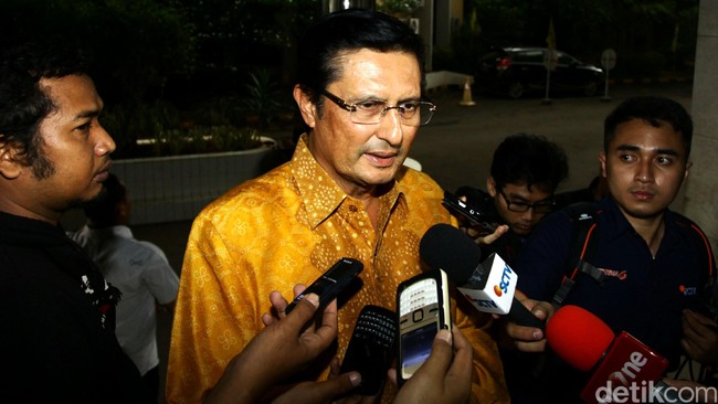"Ada Airlangga Hartanto, Ade Komaruddin, Setya Novanto mau tapi masih malu-malu, Mahyudin, ada juga Aziz Syamsuddin," kata Fadel.