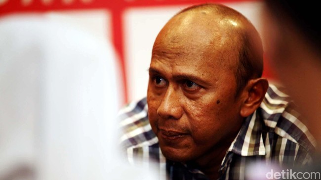 Untuk yang ketiga kalinya, setelah musim kompetisi 2006 dan 2010/2011, Rahmad Darmawan kembali menduduki kursi pelatih klub Persija Jakarta.