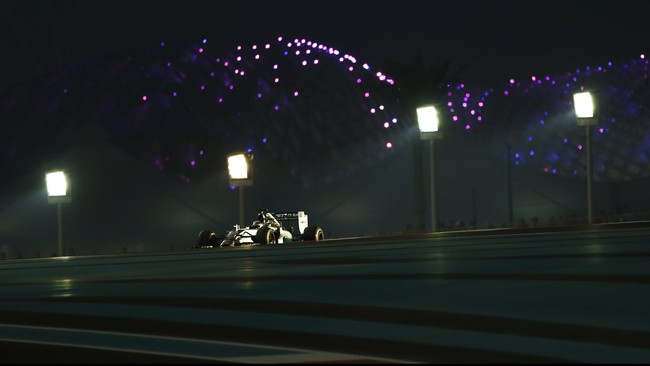 Tim Mercedes memberikan Nico Rosberg kesempatan pertama untuk mencicipi mobil baru mereka untuk musim balap nanti, F1 W06 Hybrid.