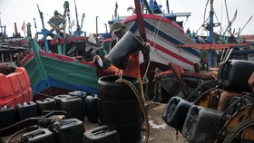 Selundupkan Solar dan Minyak Tanah ke Seram Barat, 6 Orang Ditangkap