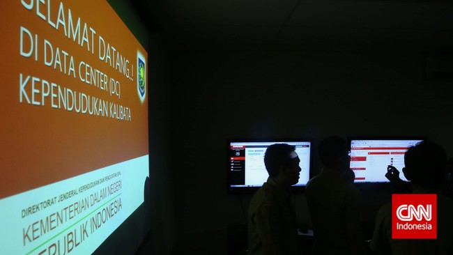 Komite Pemantauan Pelaksanaan Otonomi Daerah mendesak pemerintah segera mengidentifikasi daerah mana saja yang memiliki soal terbesar dalam pelaksanaan e-KTP.