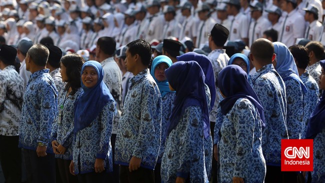 Rumah dan Harapan Bagi Guru Garis Depan 798 Guru Garis Depan dikirim ke daerah tidak terjangkau dan terpencil. Fasilitas rumah dari pemerintah jadi hadiah bagi perjuangan mereka mencerdaskan bangsa.