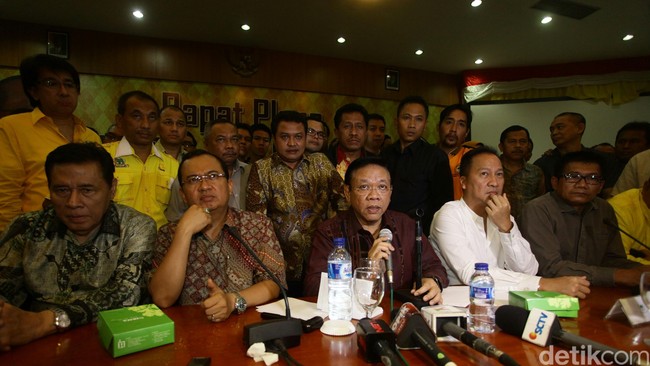 Ketua Organizing Committee Musyawarah Nasional IX Partai Golkar mending para calon ketua umum pesaing Ical mencoba untuk menceraikan Golkar dari KMP.