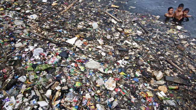 Badan Pengkajian Penerapan Teknologi (BPPT) membuat alat yang dapat mengubah sampah rumah tangga menjadi gas yang bermanfaat.
