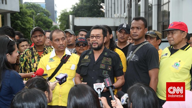 Hampir sepekan setelah Munas Partai Golkar di Bali digelar, kubu Aburizal Bakrie (Ical) belum pernah menampakkan diri di kantor DPP Golkar di Jakarta.