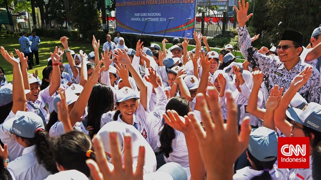 PGRI mendesak polisi memediasi dugaan tindak pidana yang dilakukan guru terhadap peserta didik. Berbagai laporan dimnta tak langsung dibawa ke ranah hukum.