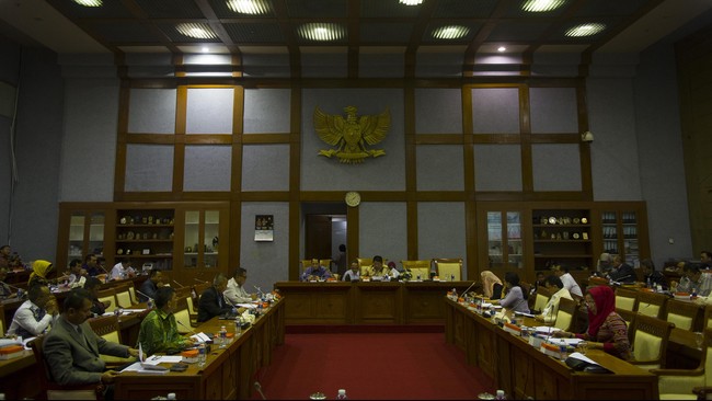 Interupsi personil Fraksi PDIP DPR RI Arteria Dahlan diabaikan dalam rapat kerja Badan Legislasi (Baleg) nan membahas revisi UU Pilkada.