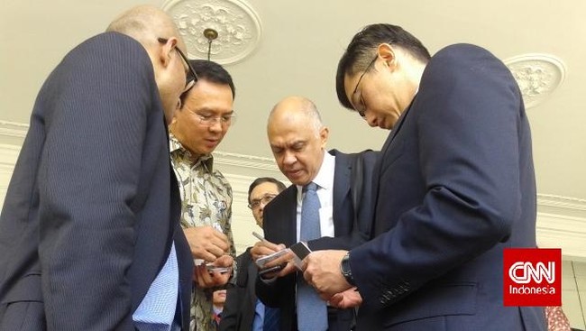 Menteri Negara Kementerian Perdagangan dan Industri Singapura Teo Ser Luck bertandang ke Kantor Gubernur Jakarta membawa delegasi misi bisnis Singapura.