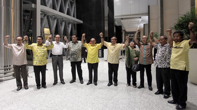 Mendapat dukungan dari Dewan Pimpinan Daerah, Aburizal Bakrie dipastikan kembali diusung ke puncak Partai Beringin.