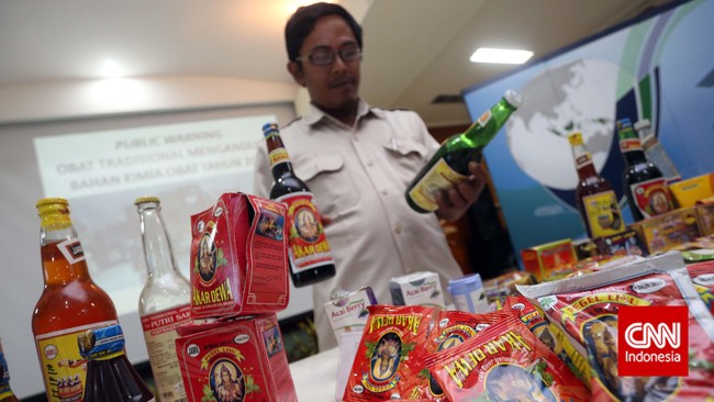 Bahan kimia yang sering dicampurkan ke obat tradisional aladah parasetamol dan fenibultazon yang bisa merusak hati jika dikonsumsi dalam jangka panjang.