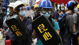 Polisi Hong Kong Tangkap Pemimpin Demonstrasi
