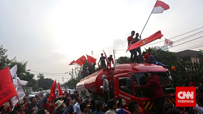 Dirut Pertamina Dwi Soetjipto berpendapat dirinya merasa terhormat bisa memimpin Pertamina meskipun amanah tersebut juga dinilai sebagai tugas yang berat.