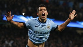 Membandingkan Kehebatan Aguero dan Sanchez