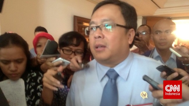 Pemerintah memastikan asumsi harga minyak mentah yang diajukan dalam APBNP 2015 tetap US$ 60 per barel meski harga minyak dunia sedang mengalami rebound.