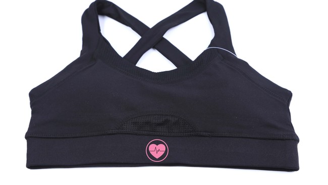 Brand pakaian dalam wanita Victoria Secret meluncurkan bra untuk olahraga yang dapat mendeteksi denyut jantung. Wearable device jadi terlihat cantik.