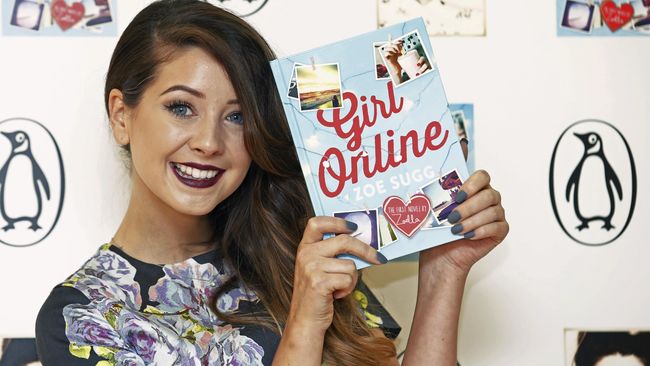 Berjaya di ranah online, namun toh beauty vlogger Zoella alias Zoe Sugg tetap bersuka cita merilis buku perdana, Girl Online.