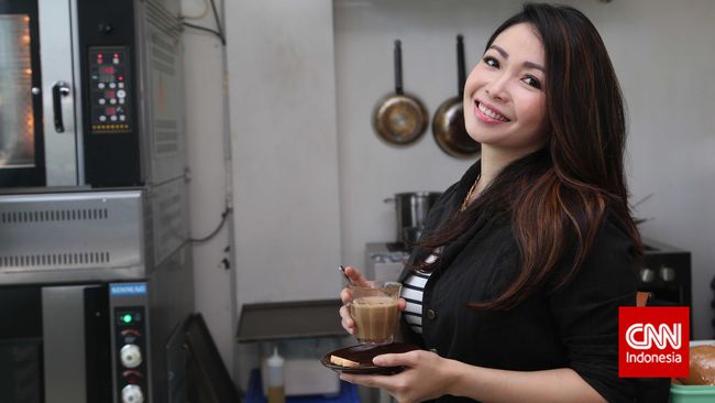 Sikap judes Marinka bisa jadi muncul karena sisi maskulin yang ada di dalam dirinya. Siapa sangka ternyata perempuan cantik ini hobi olahraga ekstrem.