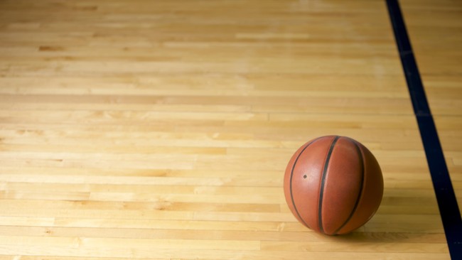 Seorang pelatih tim basket putri dilarang tampil dalam dua pertandingan karena timnya berhasil menang dengan hasil 161-2.