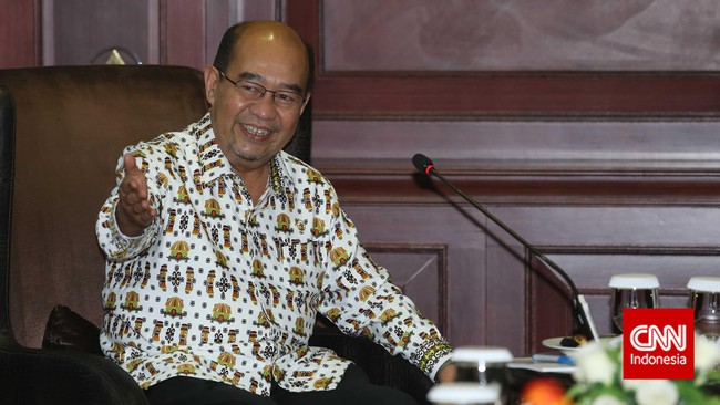 Ketua BPK Haris Azhar Aziz membantah dorongan untuk mengaudit KPU adalah pesanan bekas partainya, Golkar, atas kisruh beringin dengan KPU dalam Pilkada 2015.