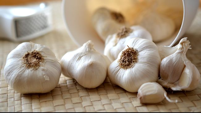 Kesehatan pendengaran perlu dijaga, salah satunya dengan mengonsumsi makanan yang memang baik untuk telinga. Berikut makanan untuk kesehatan pendengaran.