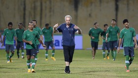 Dibatasi Pilih Pemain, Riedl Harus Putar Otak