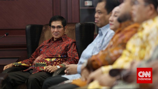 Eks Ketua DPD Irman Gusman bakal menghadirkan Hamdan Zoelva sebagai saksi ahli dalam sidang Peninjauan Kembali (PK) kasus suap impor gula.