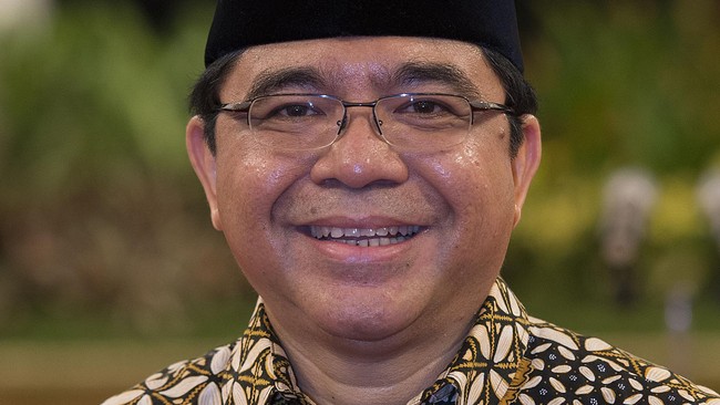 PMDN 2015 ditargetkan Rp 175,8 triliun atau tumbuh 12,6 persen, sedangkan PMA diharapkan Rp 343,7 triliun atau meningkat 12 persen.