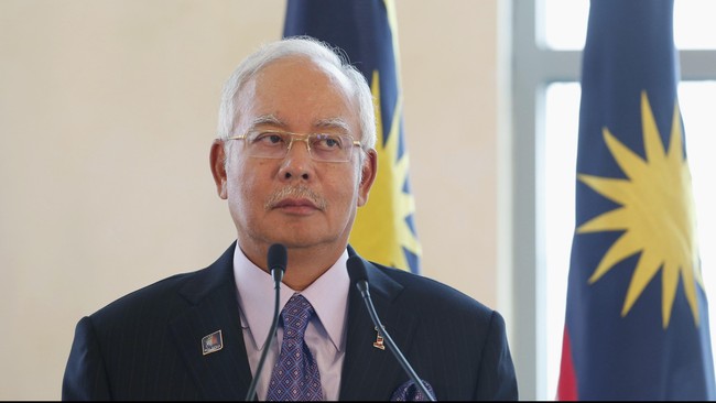 Dalam pemberitaannya, Wall Street Journal menuliskan soal dugaan korupsi Perdana Menteri Malaysia Najib Razak sebesar Rp9,3 triliun.