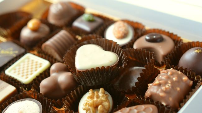 Ruby Chocolate, Varian Baru Cokelat Pink yang Alami Kini jenis cokelat tak hanya terbatas pada cokelat hitam, susu, dan putih saja, melainkan juga cokelat pink alami yang disebut cokelat rubi.