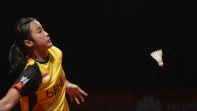 Tiga pebulutangkis andalan Indonesia di sektor tunggal putri berguguran lebih dini dalam ajang Indonesia Terbuka 2016 yang digelar di Istora Senayan, Jakarta.