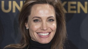 Angelina Jolie Kirim Salam Kecup untuk Indonesia