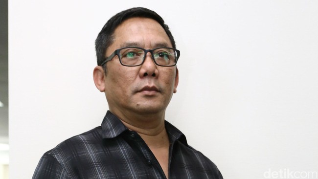 Bambang DH, Djarot Syaiful Hidayat, dan Boy Bernardi Sadikin sama-sama kader PDIP. Tapi ada satu kekurangan Boy di mata Ahok: pengalaman birokrasi.