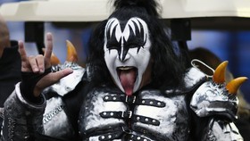 MC Ren 'NWA' Anggap Gene Simmons 'Kiss' Arogan