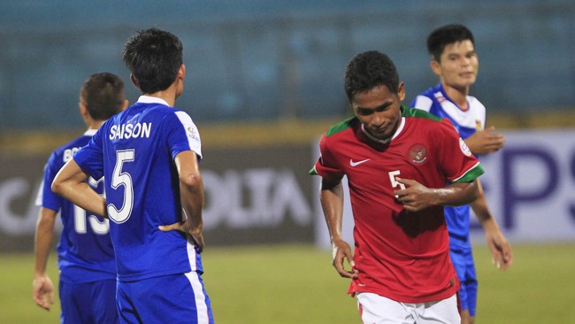Evan Dimas dan Abdul Rachman masih menderita sakit dan absen pada sesi latihan Minggu. Belum ada waktu pasti keduanya bisa kembali merumput.
