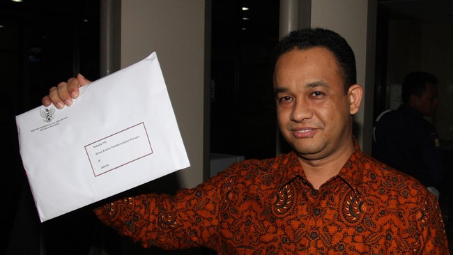 Rencana Anies Baswedan untuk menghentikan kurikulum 2013 dalam proses belajar mengajar disambut baik Ombusdman, yang mengaku banyak menerima laporan keluhan.