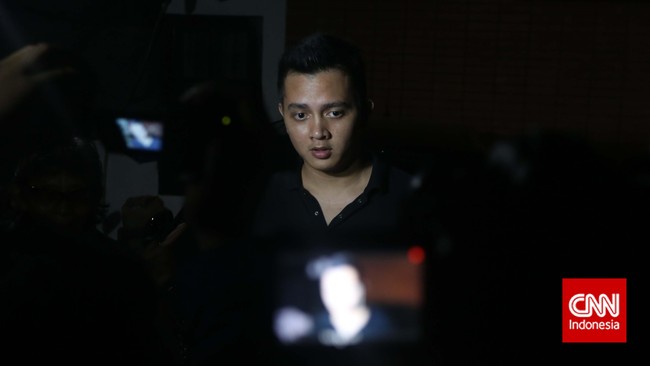 Dibalik pembebasannya yang menuai kontrovesi, pasca keluar penjara Pollycarpus ternyata menuai banyak tawaran kembali ke kursi kokpit.