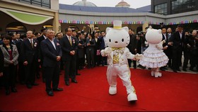 Jepang Sediakan Akta Lahir Hello Kitty