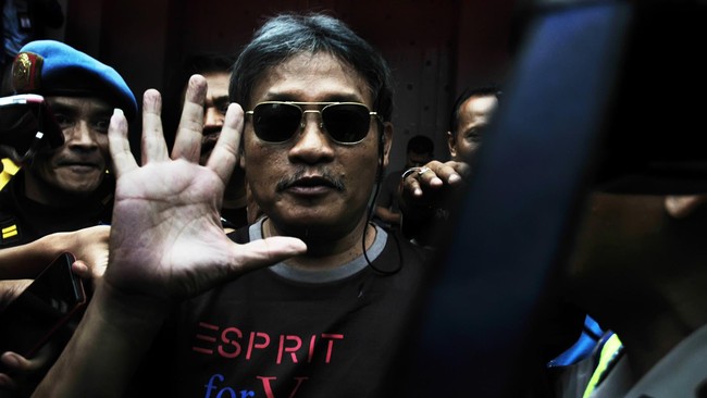 Pembebasan bersyarat yang dikeluarkan Menkumham menurut kuasa hukum Imparsial, Muhammad Isnur adalah ranah PTUN.