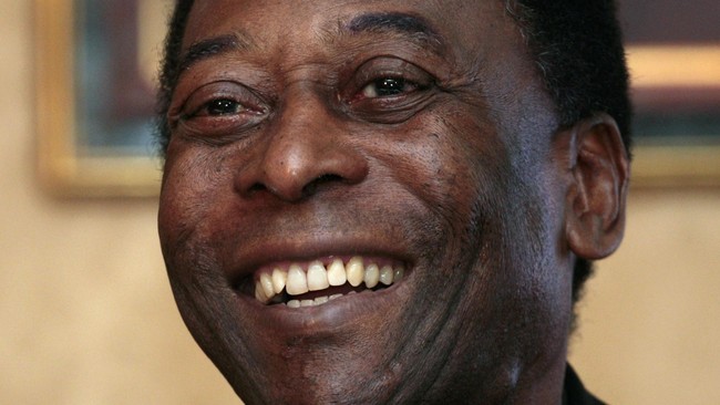Rumah sakit yang merawat intensif Pele menyatakan kondisi kesehatan legenda Brasil itu mulai membaik.