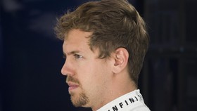 Vettel Murka karena Pecah Ban, Pirelli Bela Diri