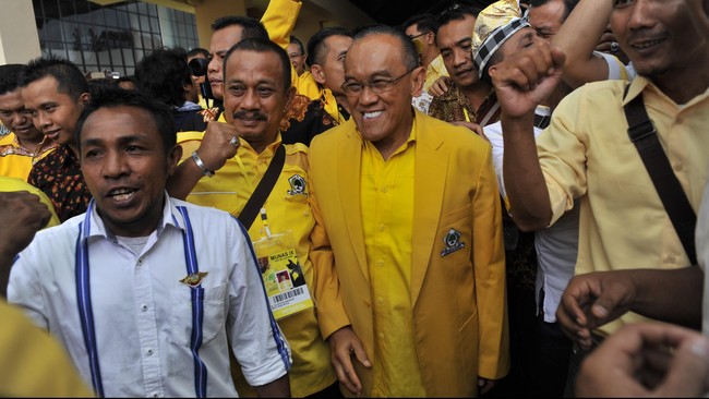 Nurdin Halid menegaskan pemecatan terhadap pembentuk Presidium Penyelamat Partai Golkar yaitu Agung Laksono Cs sudah sah sesuai keputusan Munas.