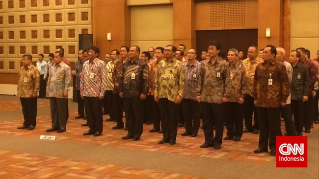 Presiden Joko Widodo mengizinkan Ditjen Pajak Kementerian Keuangan untuk tetap merekrut pegawai tahun depan demi mengejar target pajak.