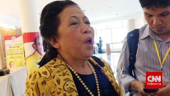 "Ical sama Agung adik saya semua. Intinya saya mah ingin semua akur," kata Ceu Popong yang menjadi tenar karena aksinya memimpin sidang paripurna DPR.