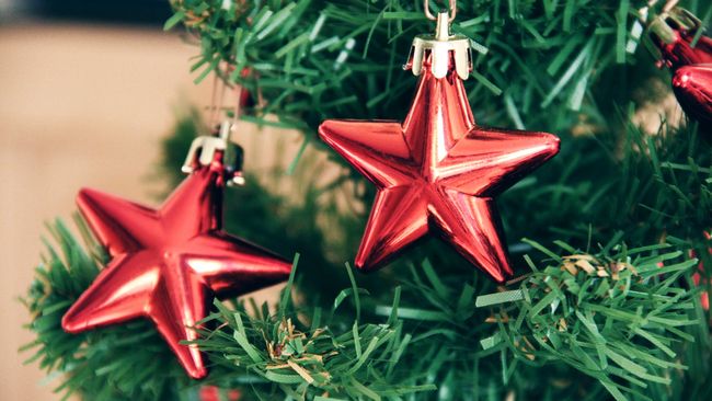 Berikut beberapa ide ucapan selamat Natal 2021 yang penuh makna dan bisa Anda sontek, baik dalam bahasa Indonesia maupun bahasa Inggris.