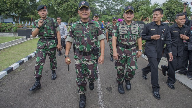 TNI adalah pendonor darah terbesar. 20 persen stok darah nasional di PMI disumbang TNI.