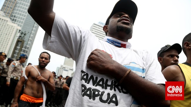 Merespons penolakan terhadap Otsus Papua Jilid II, Menko Polhukam Mahfud MD menyebut hanya soal perpanjangan pemberian dana.