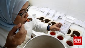 Menguji Cita Rasa Teh Indonesia